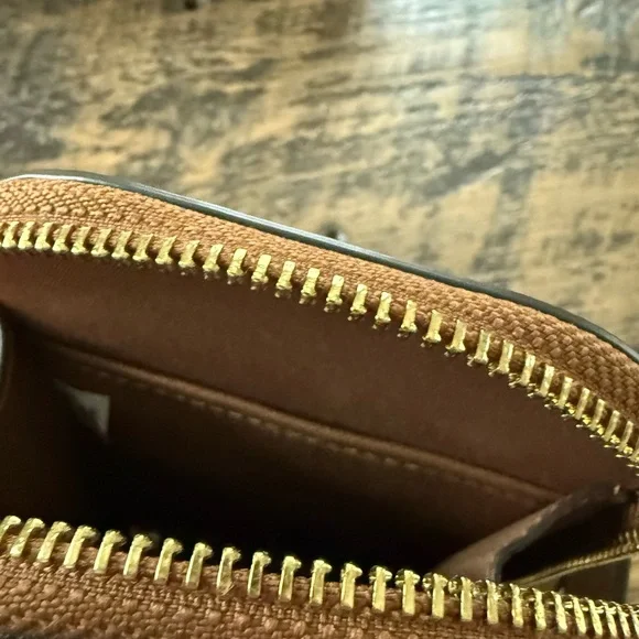 Gently used - Tory Burch Emerson Brown Leather Crossbody Bag - Picture 5 of 8